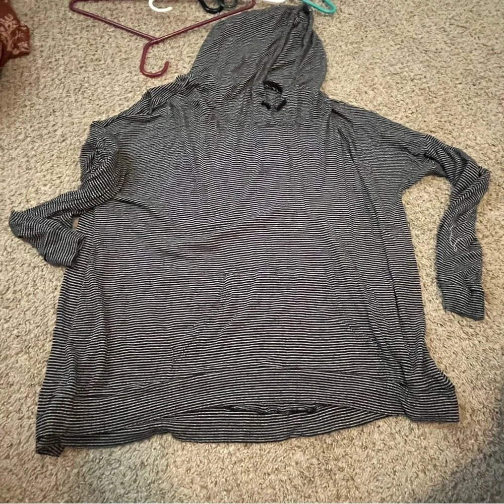 PULLOVER - Picture 1 of 4